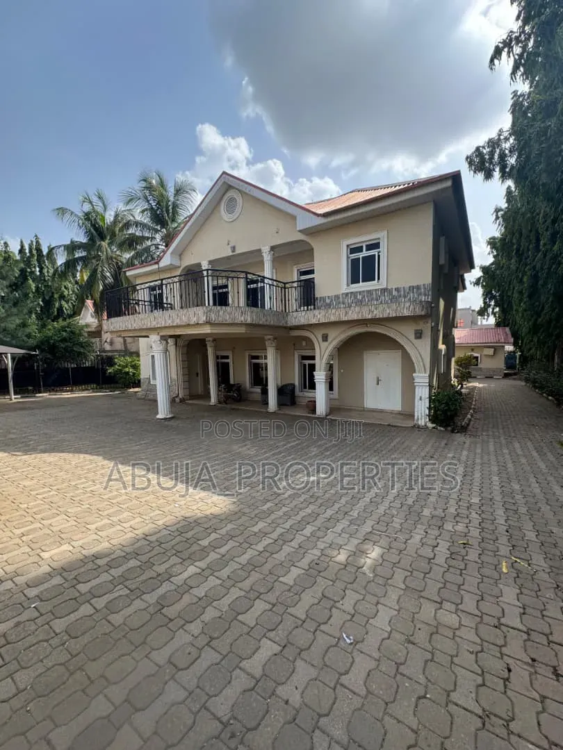 5bdrm Duplex in In A Serene, Maitama for rent in Maitama