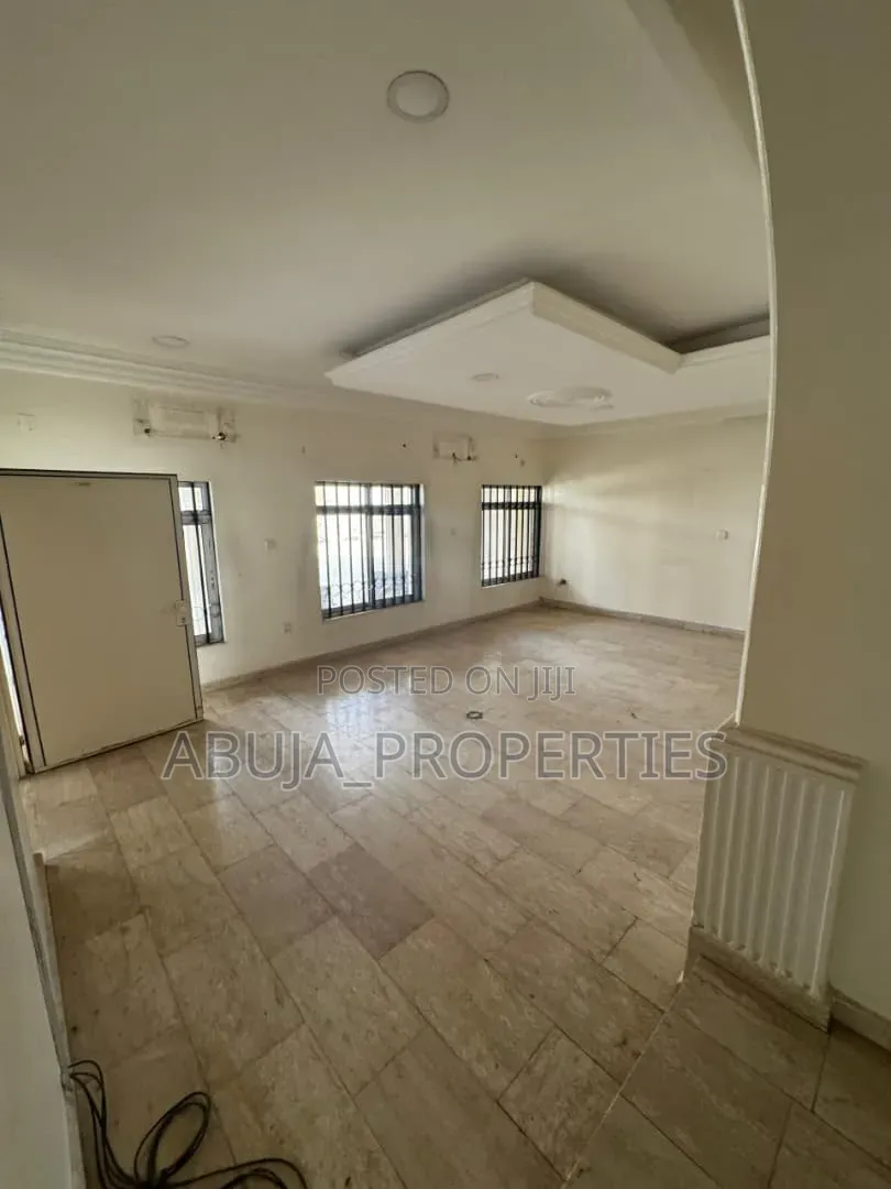 5bdrm Duplex in In A Serene, Maitama for rent in Maitama