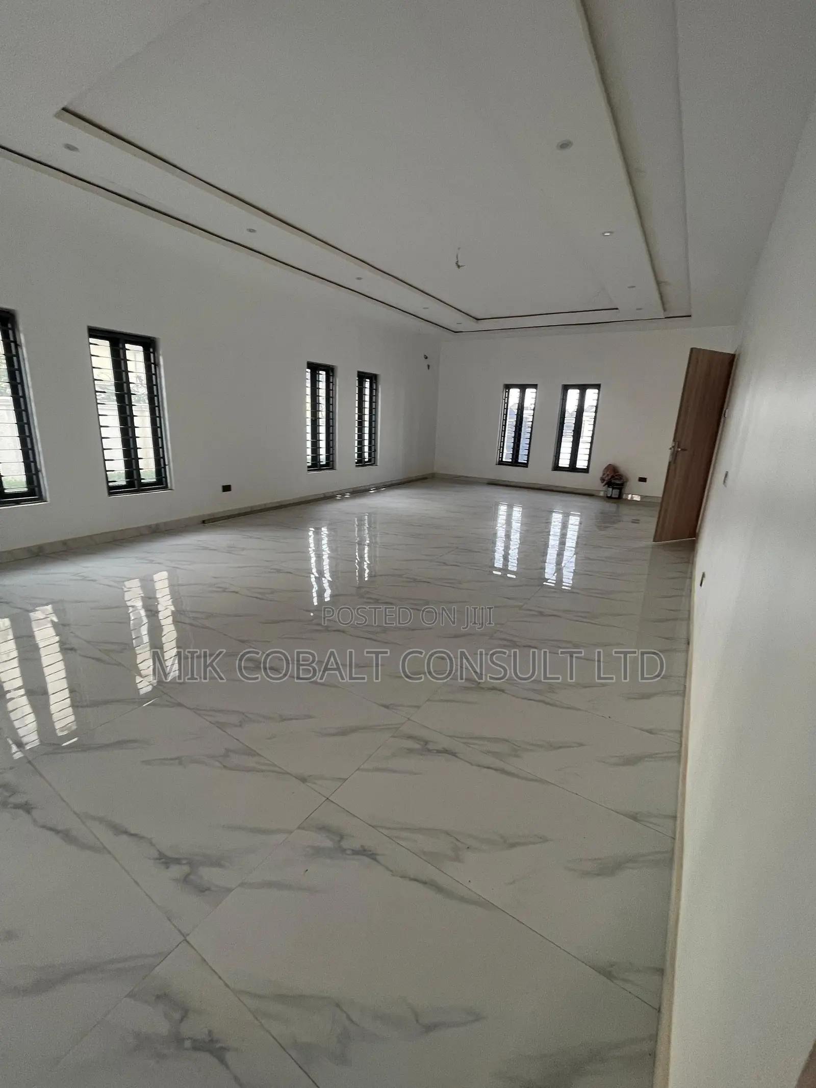 6bdrm Duplex in Karsana District, Gwarinpa for sale in Gwarinpa