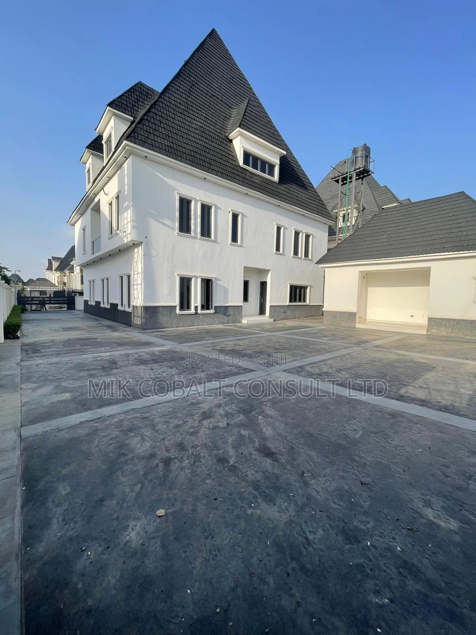 6bdrm Duplex in Karsana District, Gwarinpa for sale in Gwarinpa