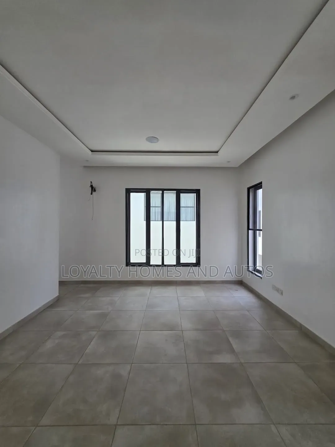 5bdrm House in Pinnock Beach, Osapa london for sale in Osapa london