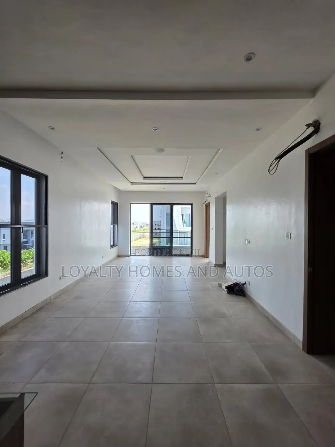 5bdrm House in Pinnock Beach, Osapa london for sale in Osapa london
