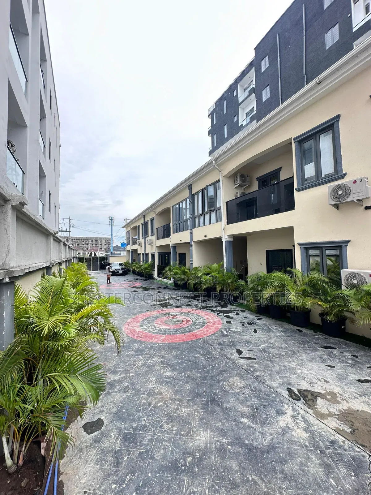 4bdrm Duplex in Lekki Phase 1 for rent in Lekki Phase 1