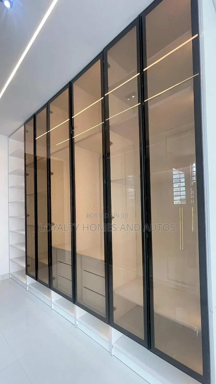 5bdrm House in Pinnock Beach, Osapa london for sale in Osapa london