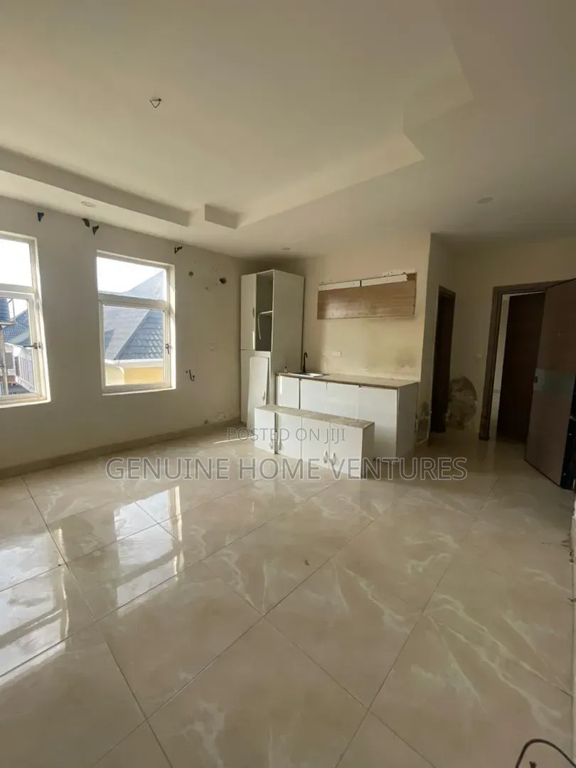 Mini Flat in Chevy View Estate for rent in Chevron
