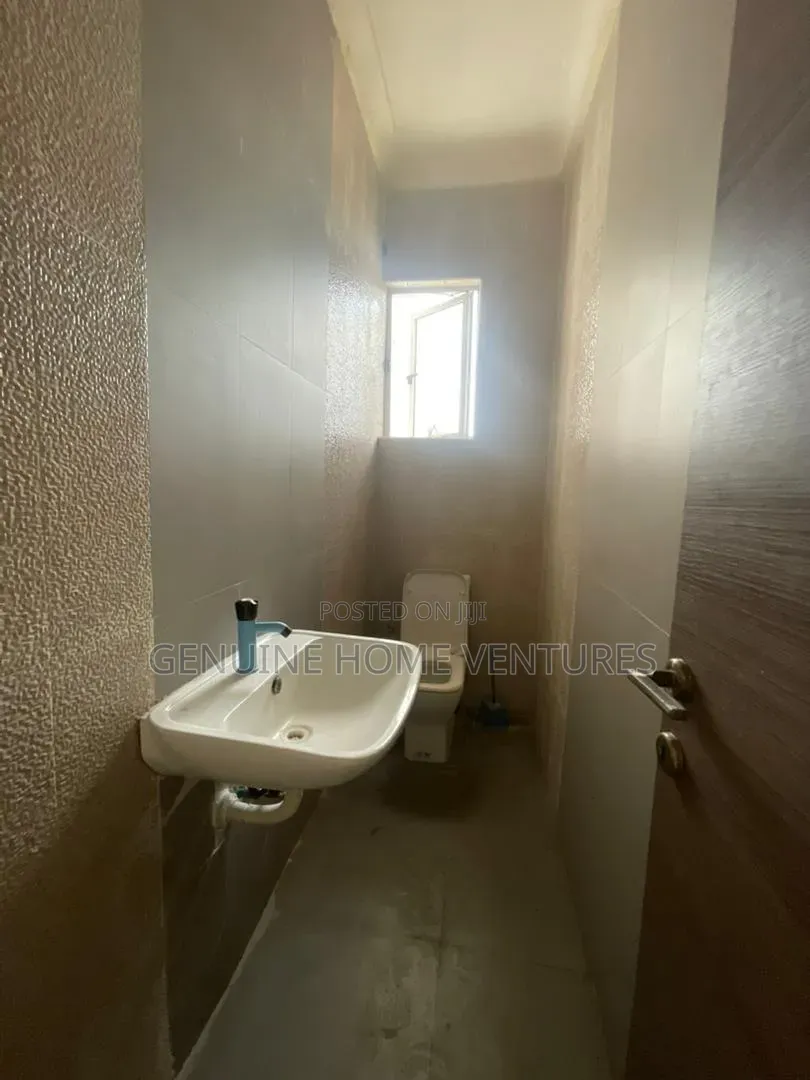 Mini Flat in Chevy View Estate for rent in Chevron