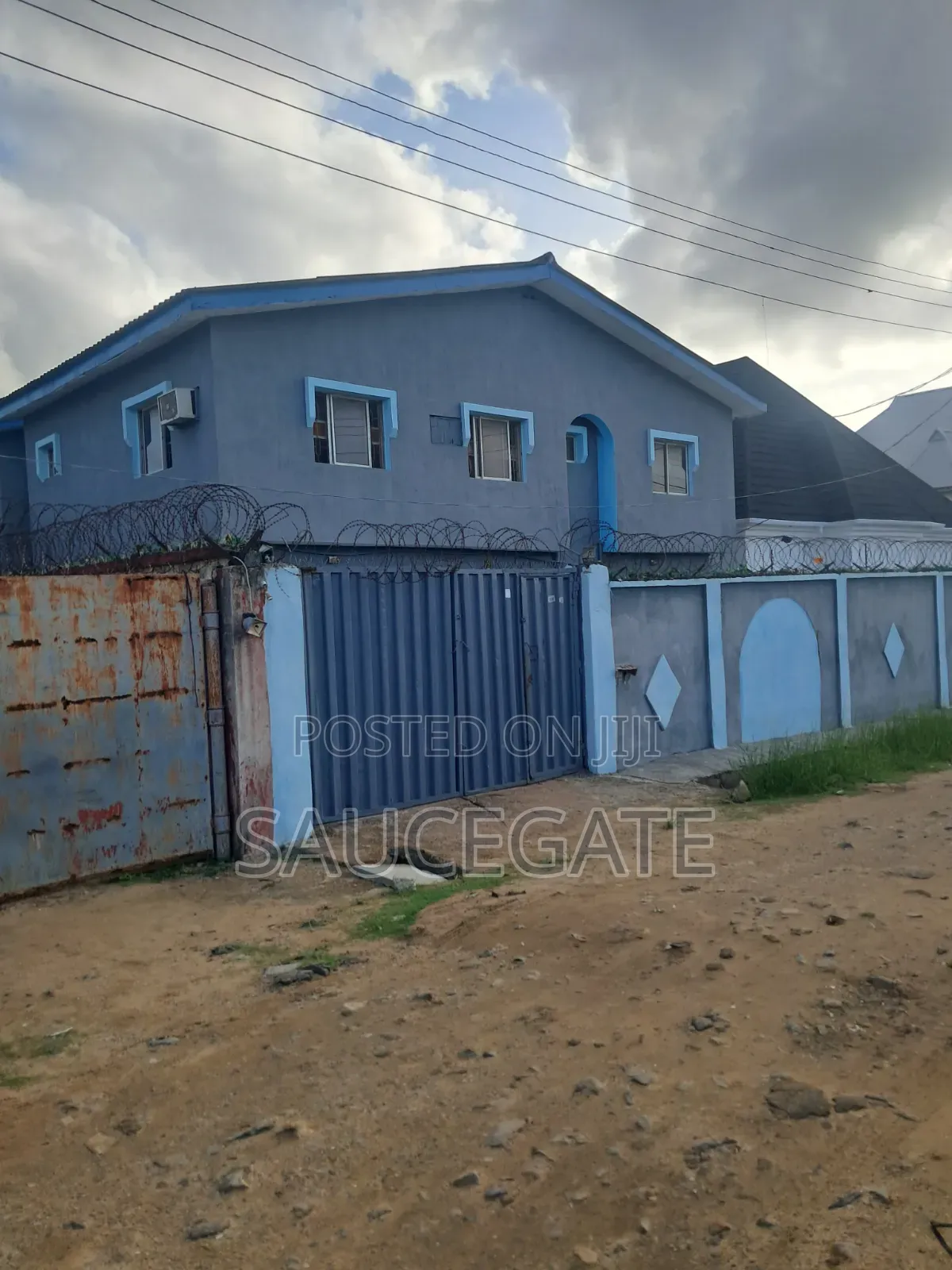 6bdrm Block of Flats in Site C, Satellite Town for sale in Satellite Town