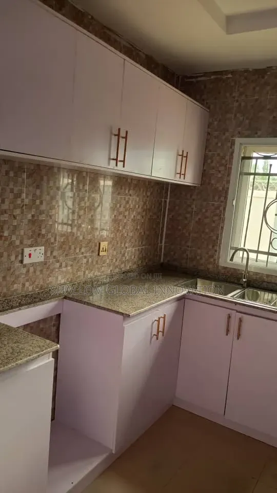 2bdrm Block of Flats in Banana Estates, Akobo for rent in Akobo