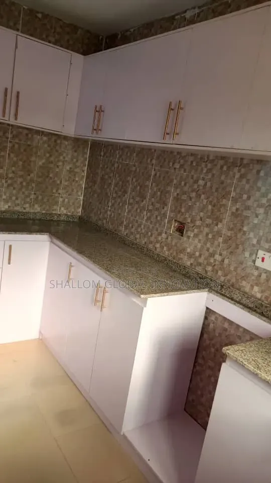 2bdrm Block of Flats in Banana Estates, Akobo for rent in Akobo