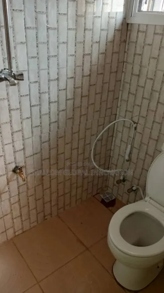 2bdrm Block of Flats in Banana Estates, Akobo for rent in Akobo