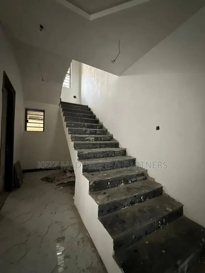 6bdrm Duplex in Igbo Etche, Rumuokwurusi for sale in Rumuokwurusi