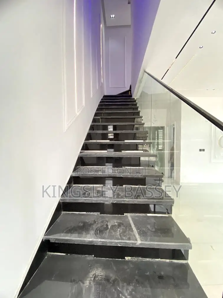 4bdrm Duplex in Ikota for sale in Ikota
