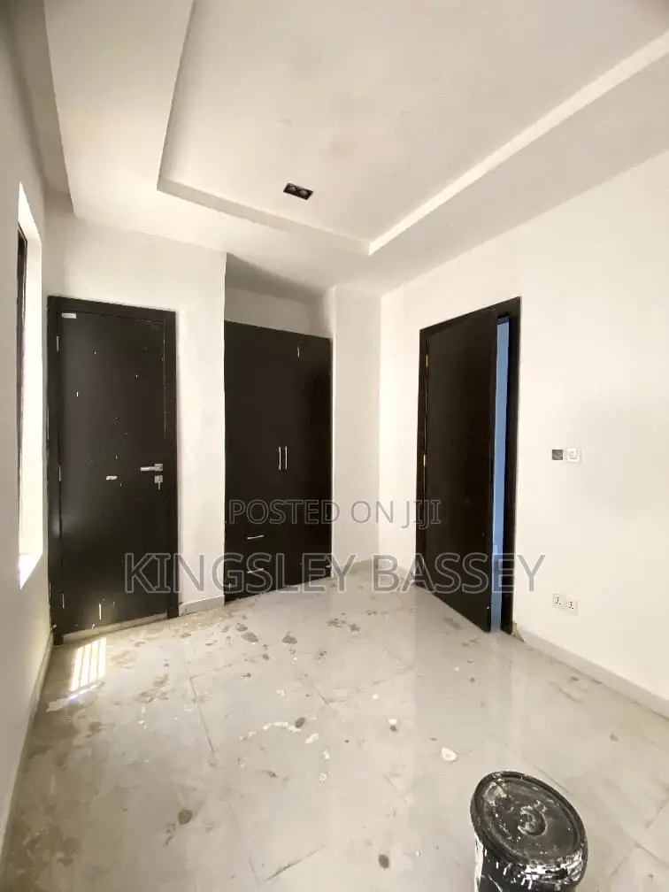 4bdrm Duplex in Ikota for sale in Ikota