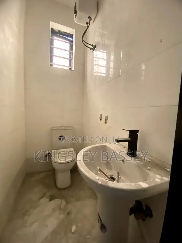 4bdrm Duplex in Ikota for sale in Ikota