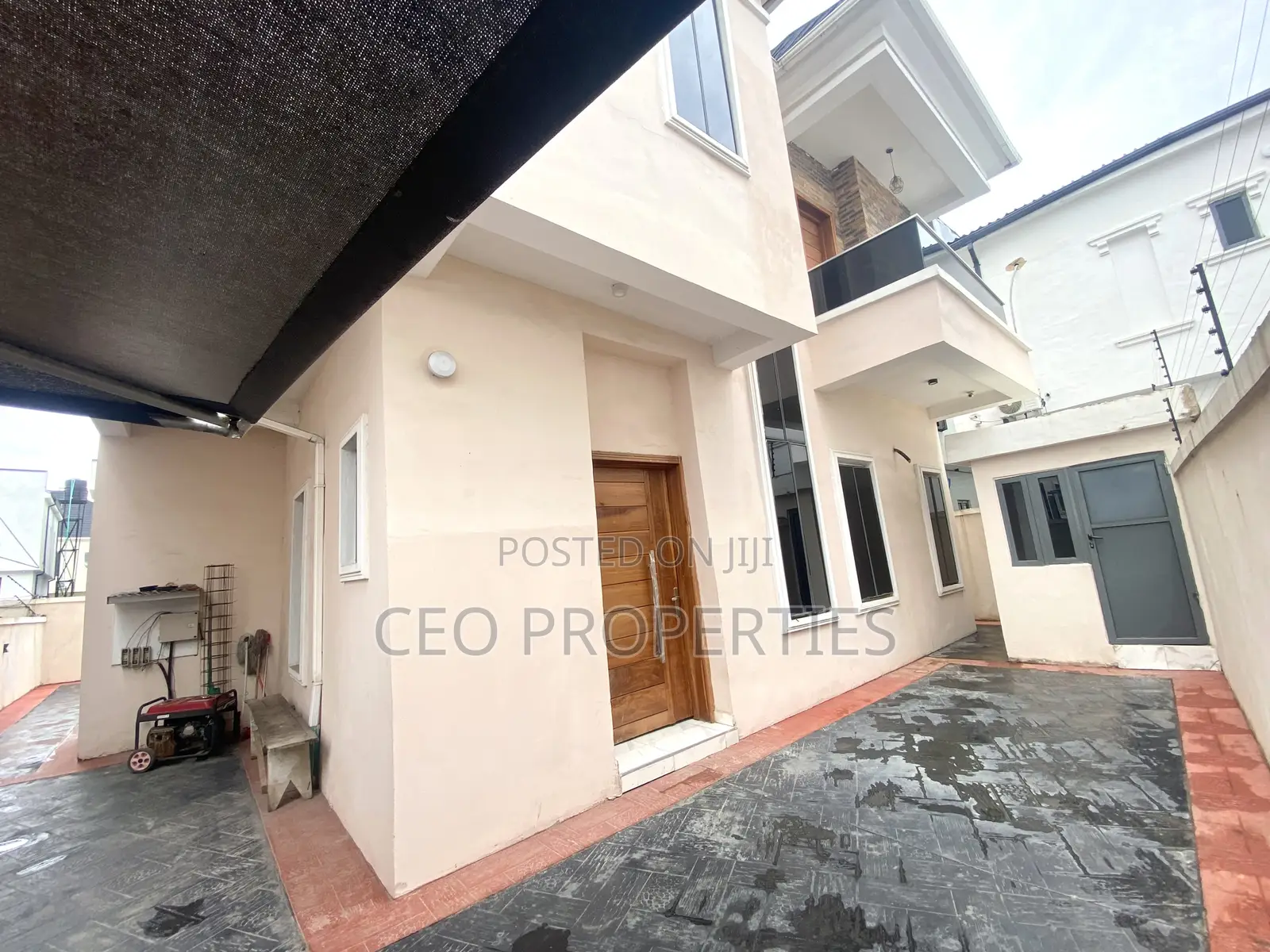 4bdrm Duplex in Ikota Vila for sale in Ikota