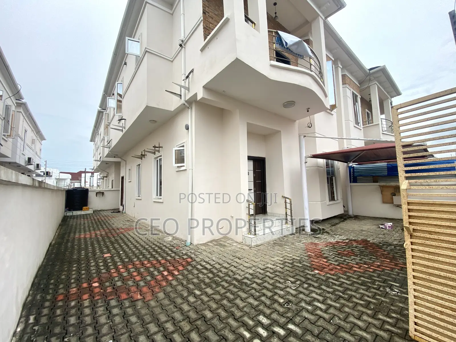 4bdrm Duplex in Ikota/Lekki County for sale in Ikota