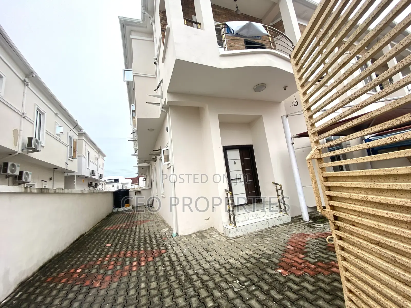 4bdrm Duplex in Ikota/Lekki County for sale in Ikota