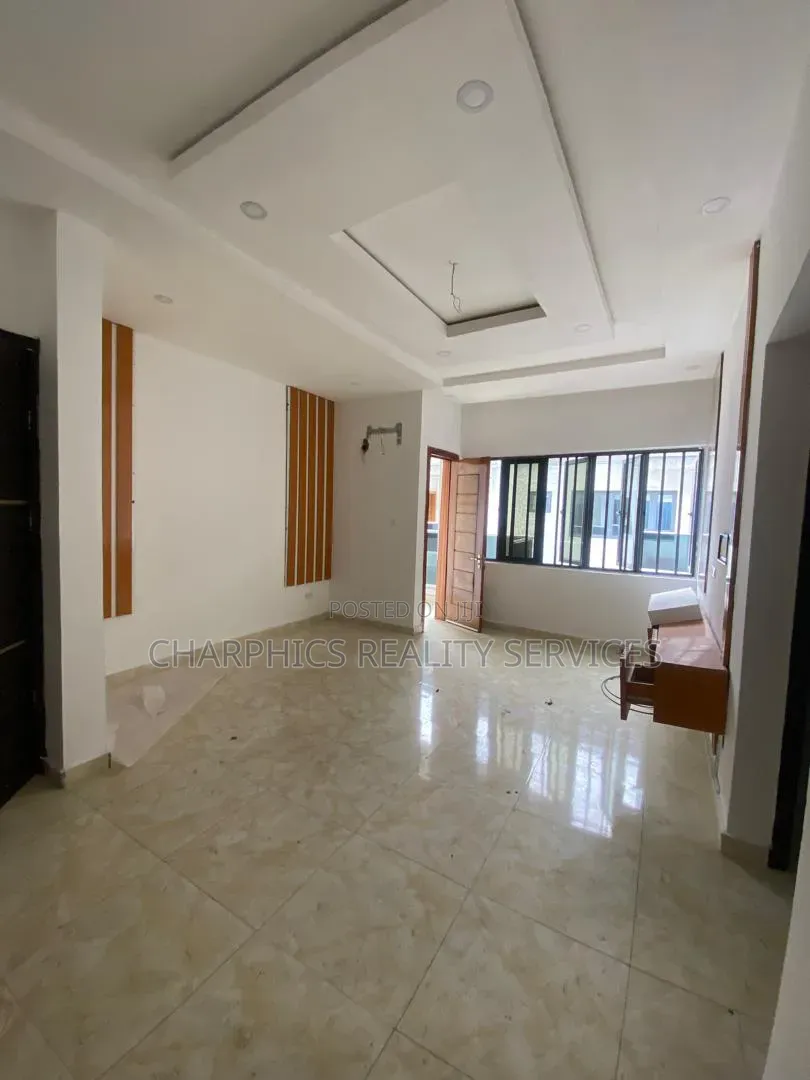 4bdrm Duplex in Jakande for rent in Jakande