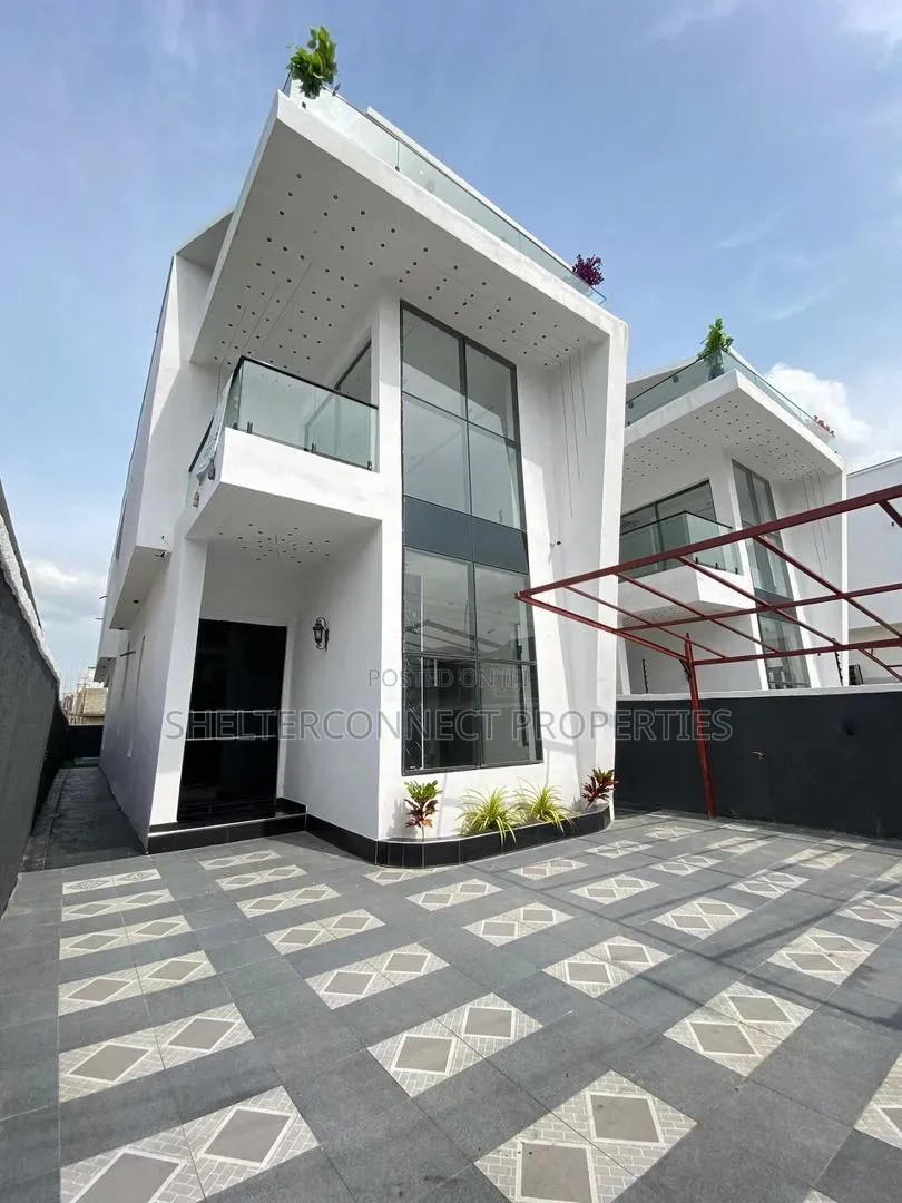 5bdrm Duplex in Sangotedo for sale in Sangotedo