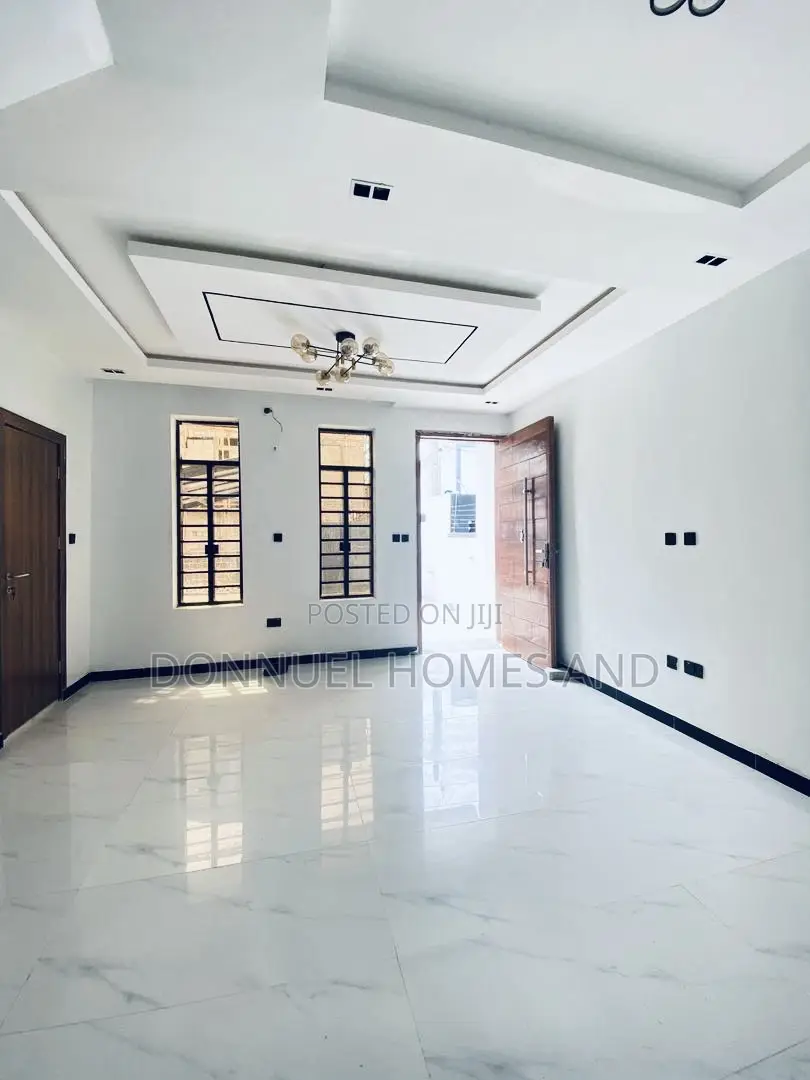 4bdrm Duplex in Sangotedo for sale in Sangotedo