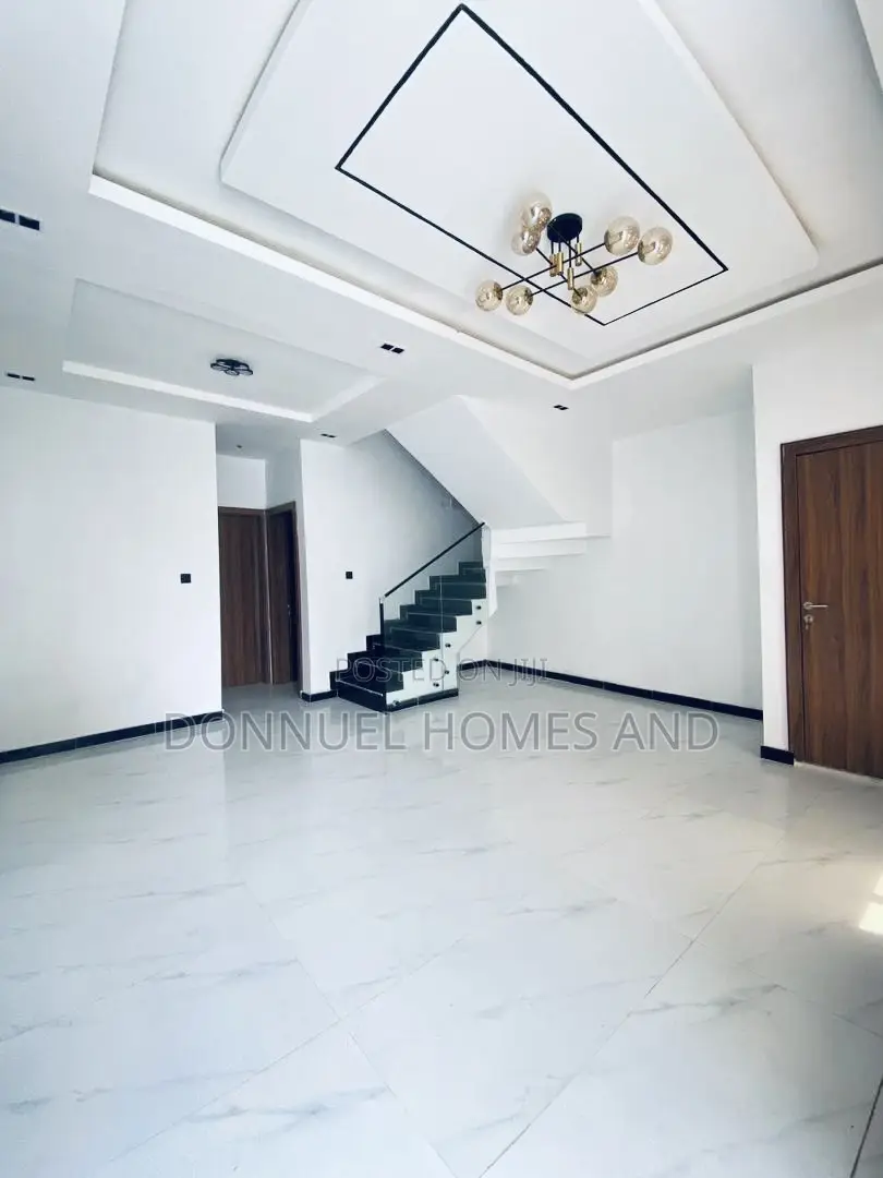 4bdrm Duplex in Sangotedo for sale in Sangotedo