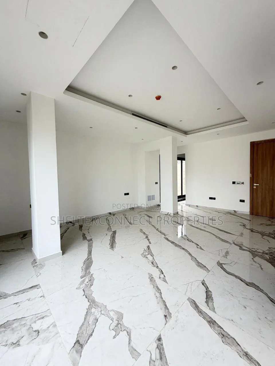 5bdrm Duplex in Banana Island for sale in Banana Island