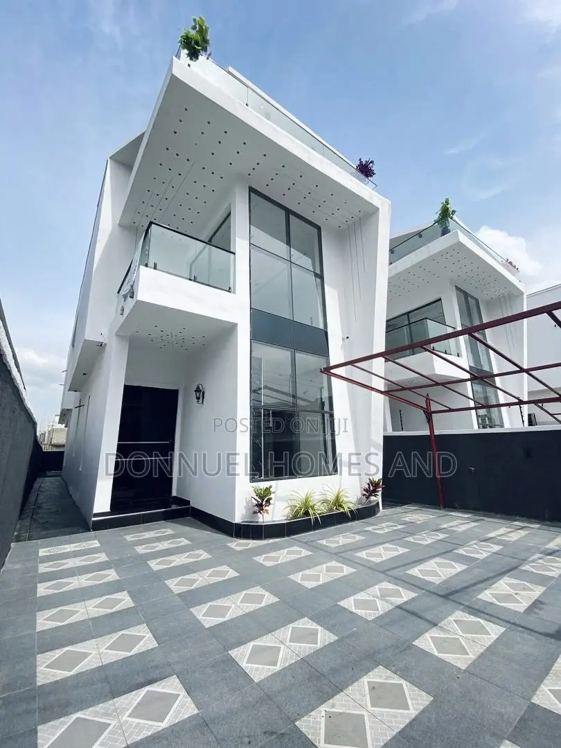 5bdrm Duplex in Sangotedo for sale in Sangotedo