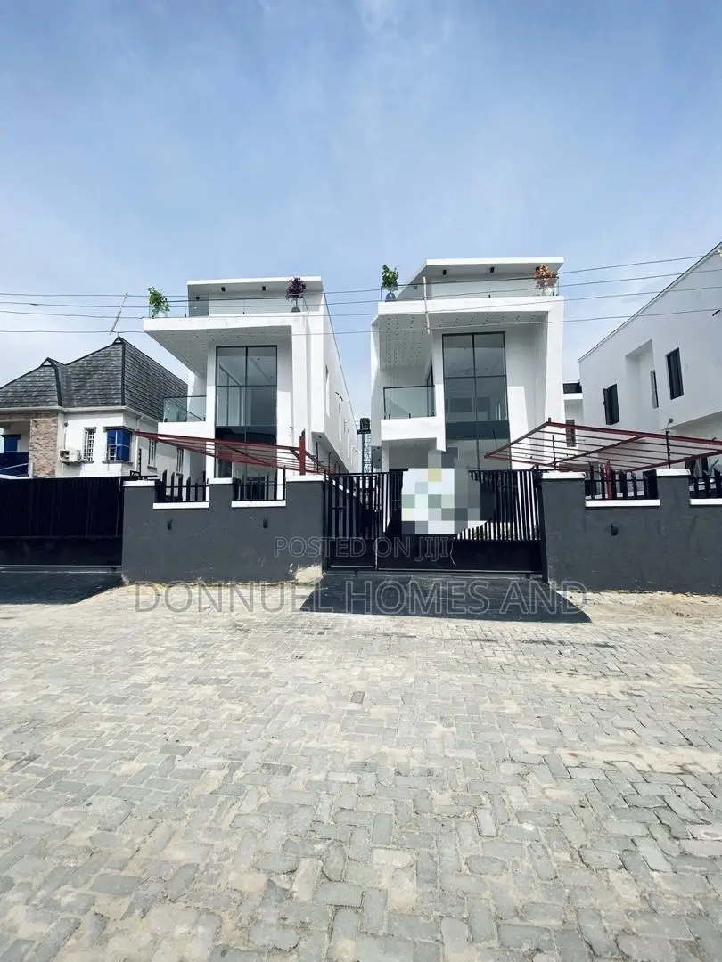 5bdrm Duplex in Sangotedo for sale in Sangotedo