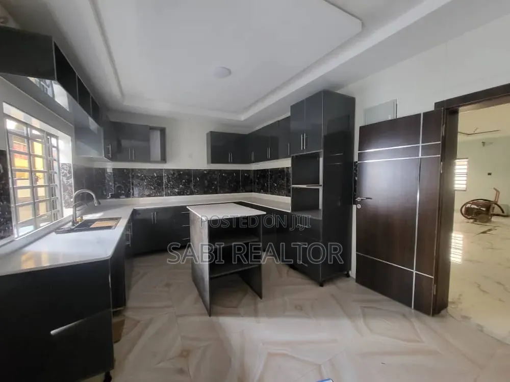 Furnished 5bdrm Duplex in Magodo Phase 1 for sale in GRA Phase 1
