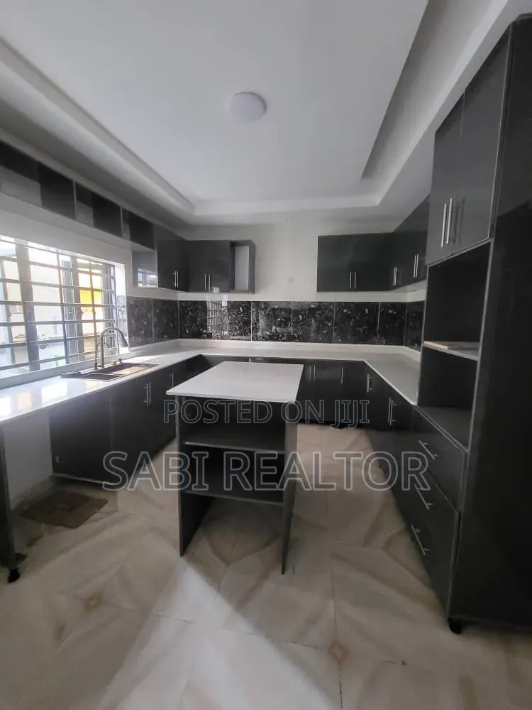 Furnished 5bdrm Duplex in Magodo Phase 1 for sale in GRA Phase 1