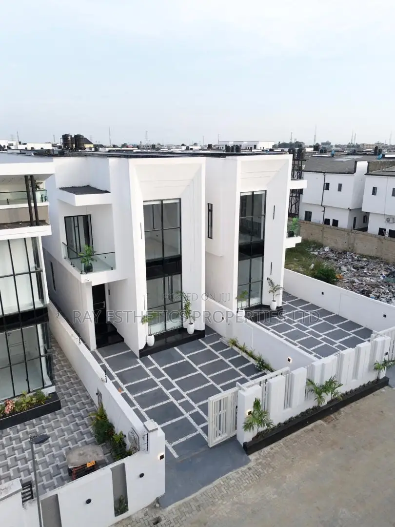 5bdrm Duplex in Lekki Palm City, for sale in Ado / Ajah