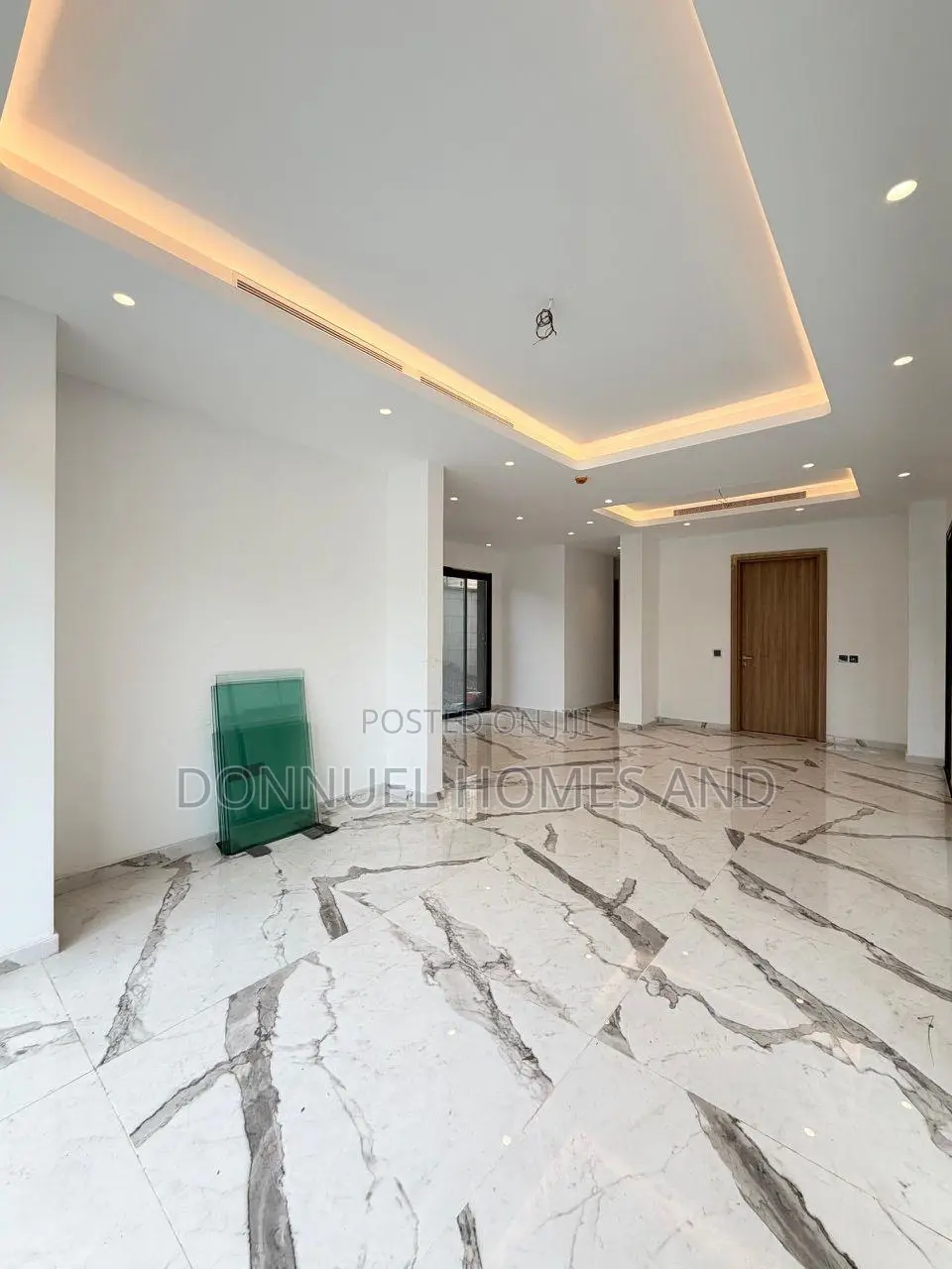 5bdrm Duplex in Banana Island for sale in Banana Island