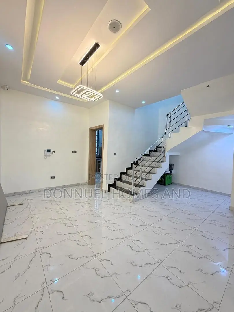 3bdrm Townhouse/Terrace in Abraham Adesanya for sale in Abraham Adesanya