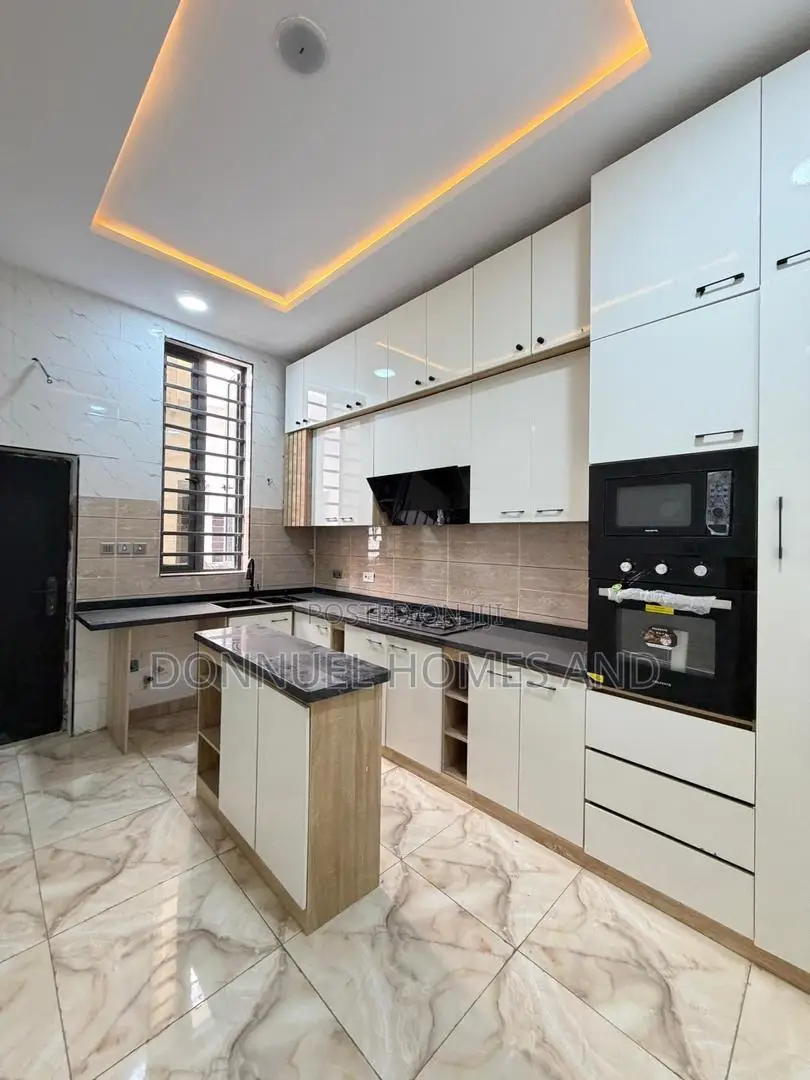 3bdrm Townhouse/Terrace in Abraham Adesanya for sale in Abraham Adesanya