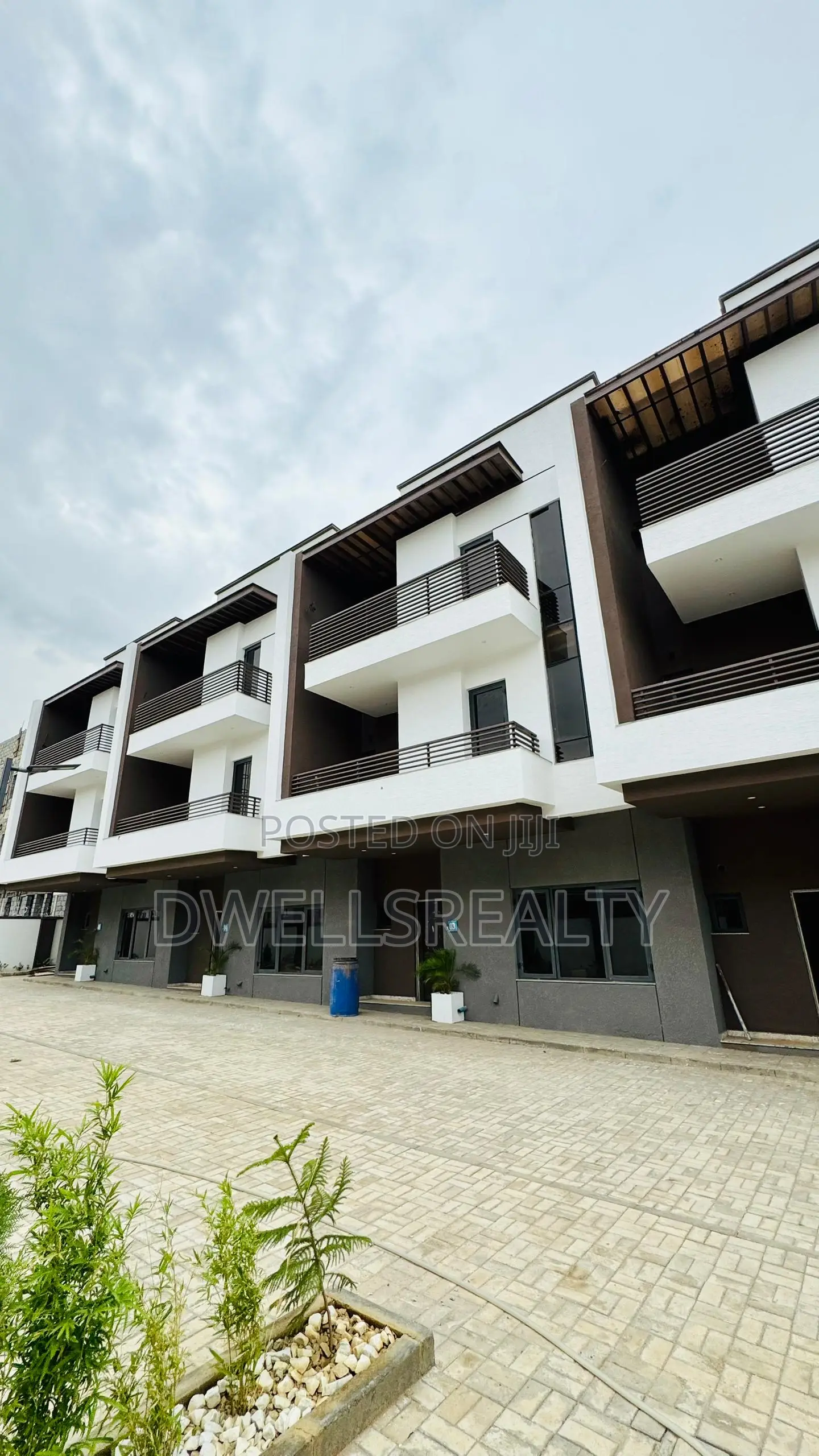 4bdrm Duplex in Boite Azure By, Mabushi for sale in Mabushi