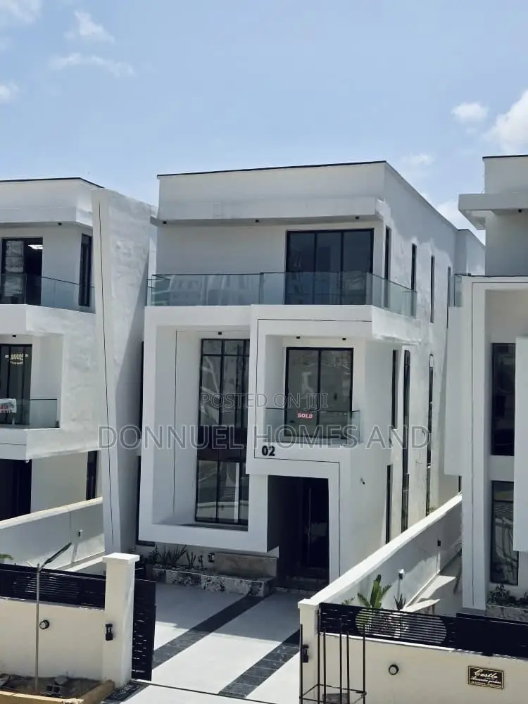 5bdrm Duplex in Lekki Phase 1 for sale in Lekki Phase 1