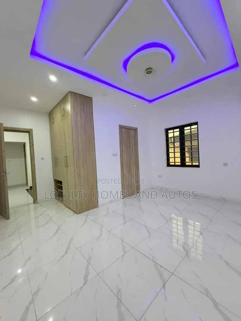 5bdrm Duplex in GRA Phase 2 Shangisha for sale in GRA Phase 2 Shangisha