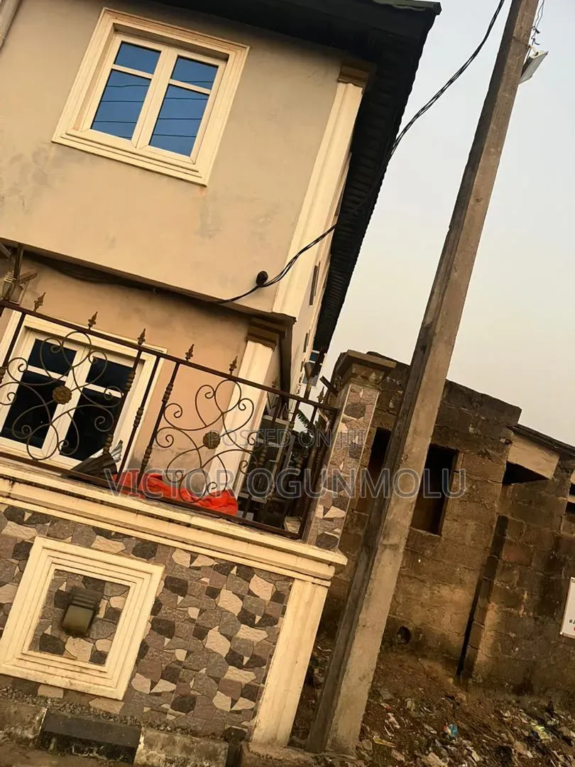 2bdrm Block of Flats in Transformer, Obafemi-Owode for sale in Obafemi-Owode