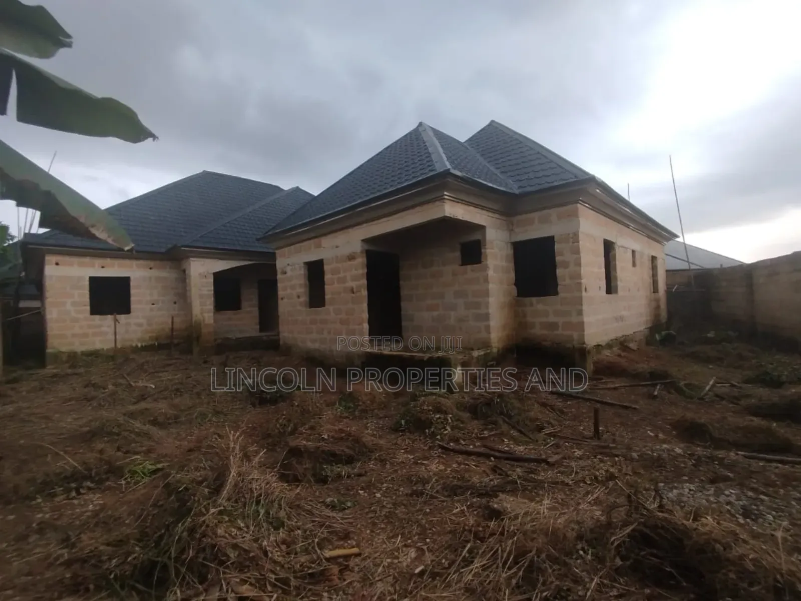 2bdrm Block of Flats in Oron Road Uyo for sale in Uyo