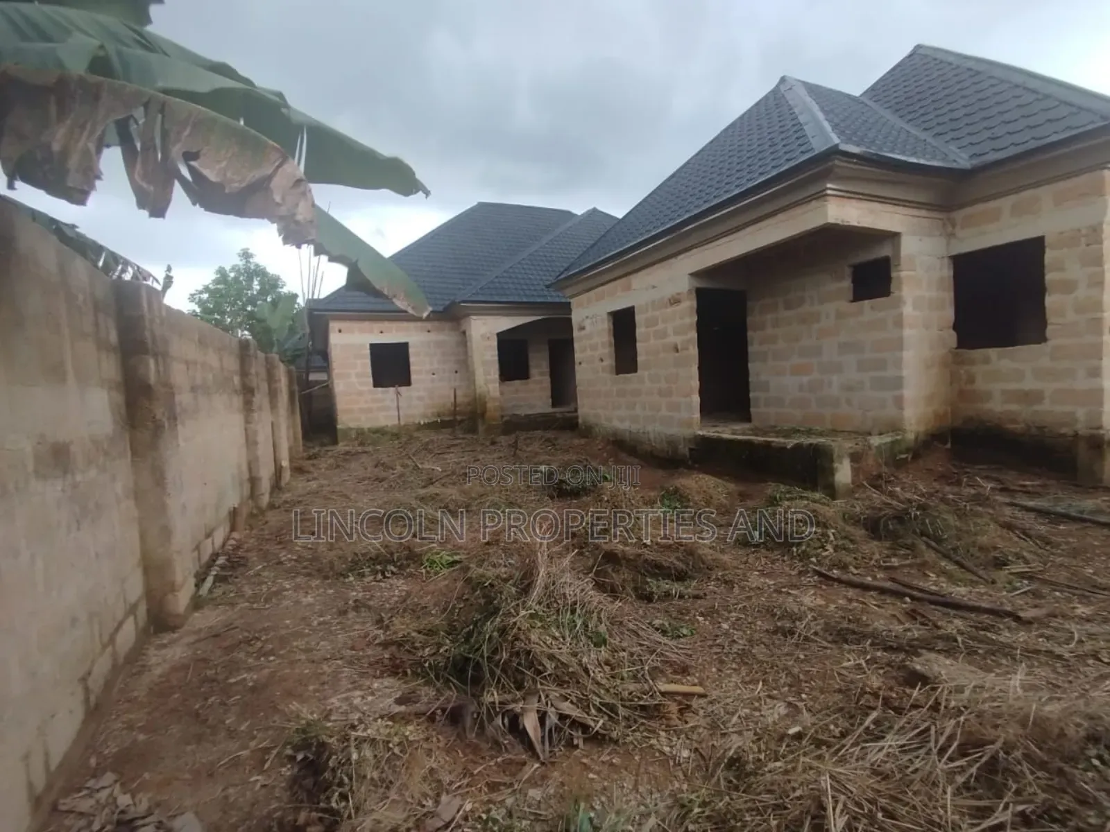 2bdrm Block of Flats in Oron Road Uyo for sale in Uyo