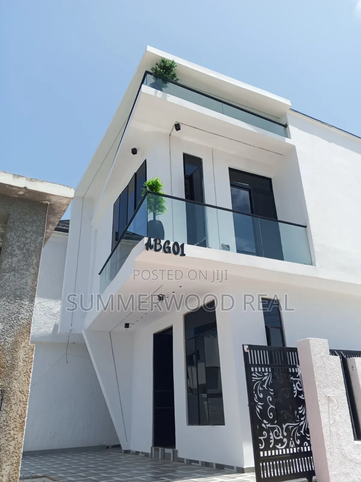 4bdrm Duplex in Ikota for sale in Ikota