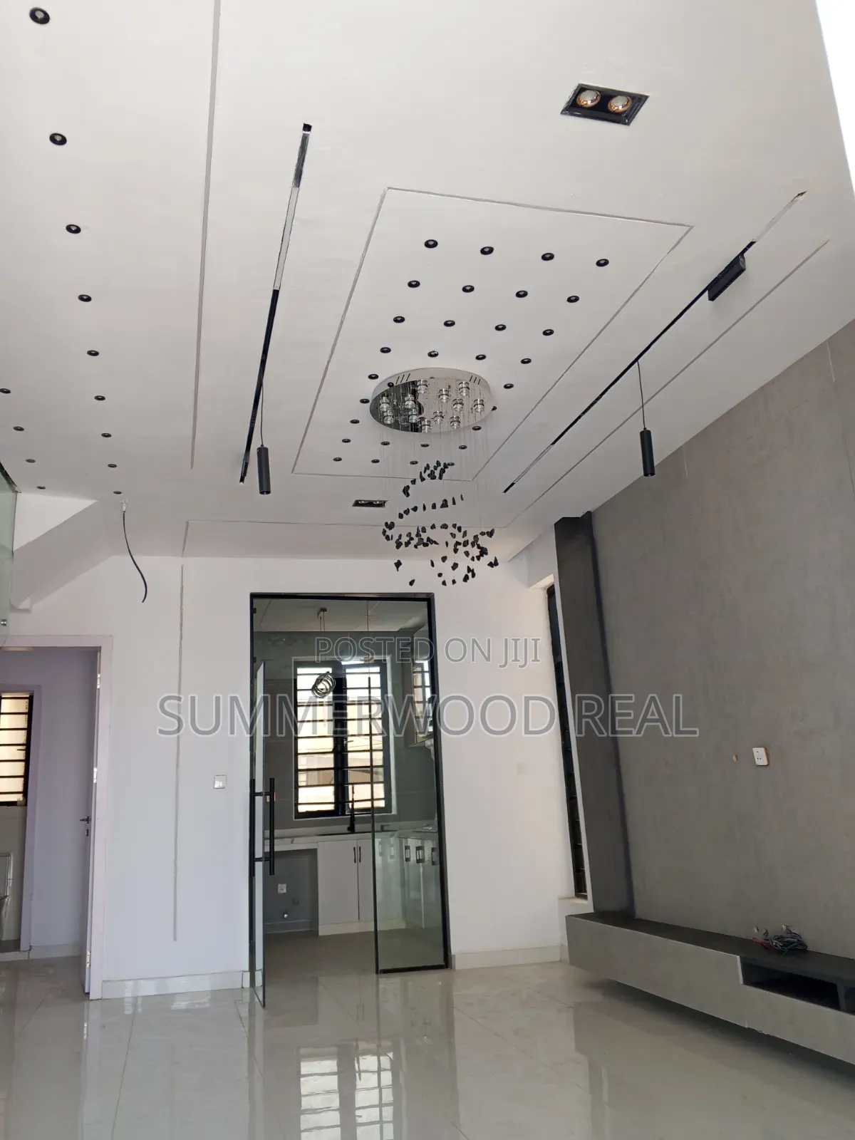 4bdrm Duplex in Ikota for sale in Ikota