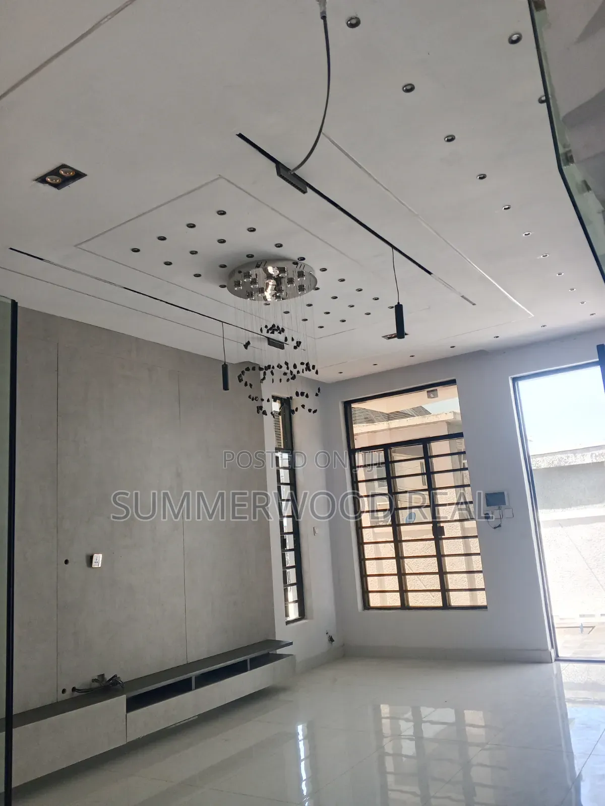 4bdrm Duplex in Ikota for sale in Ikota