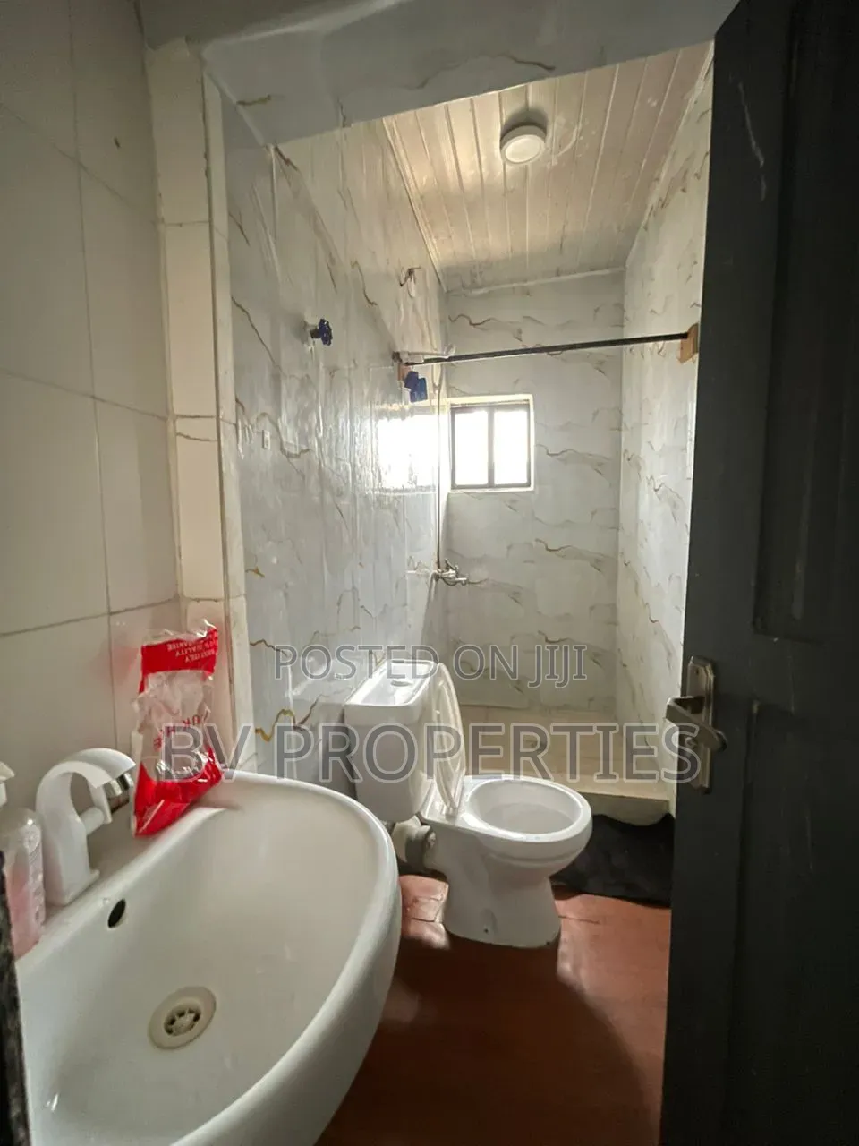 1bdrm Penthouse in Igbo-efon for rent in Igbo-efon