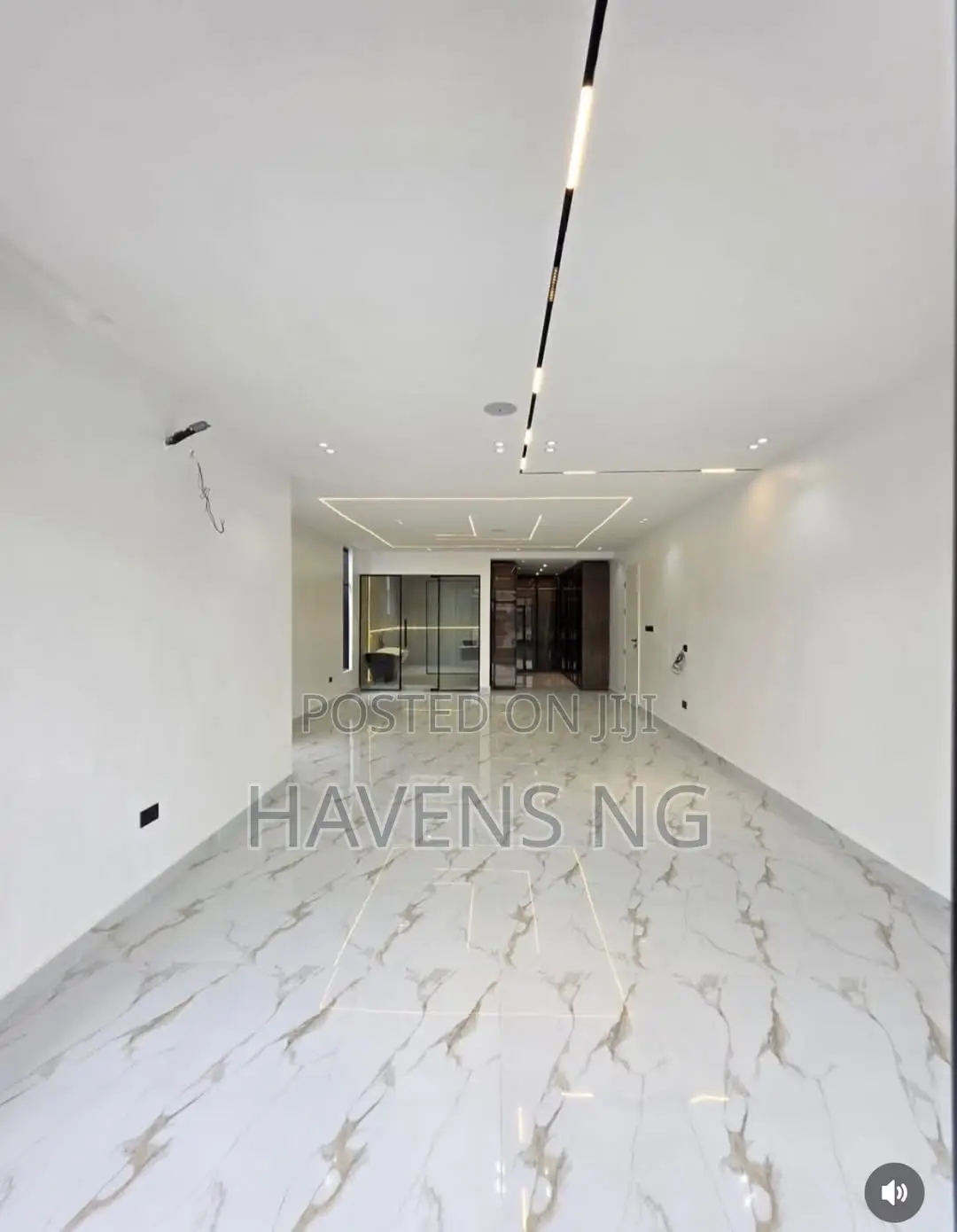 5bdrm Duplex in Ikota for sale in Ikota