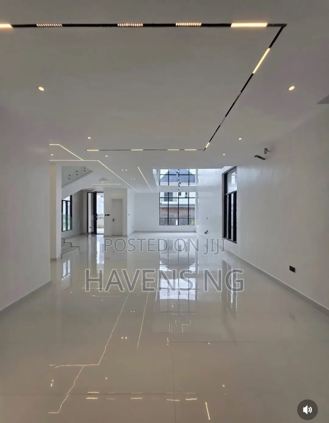 5bdrm Duplex in Ikota for sale in Ikota