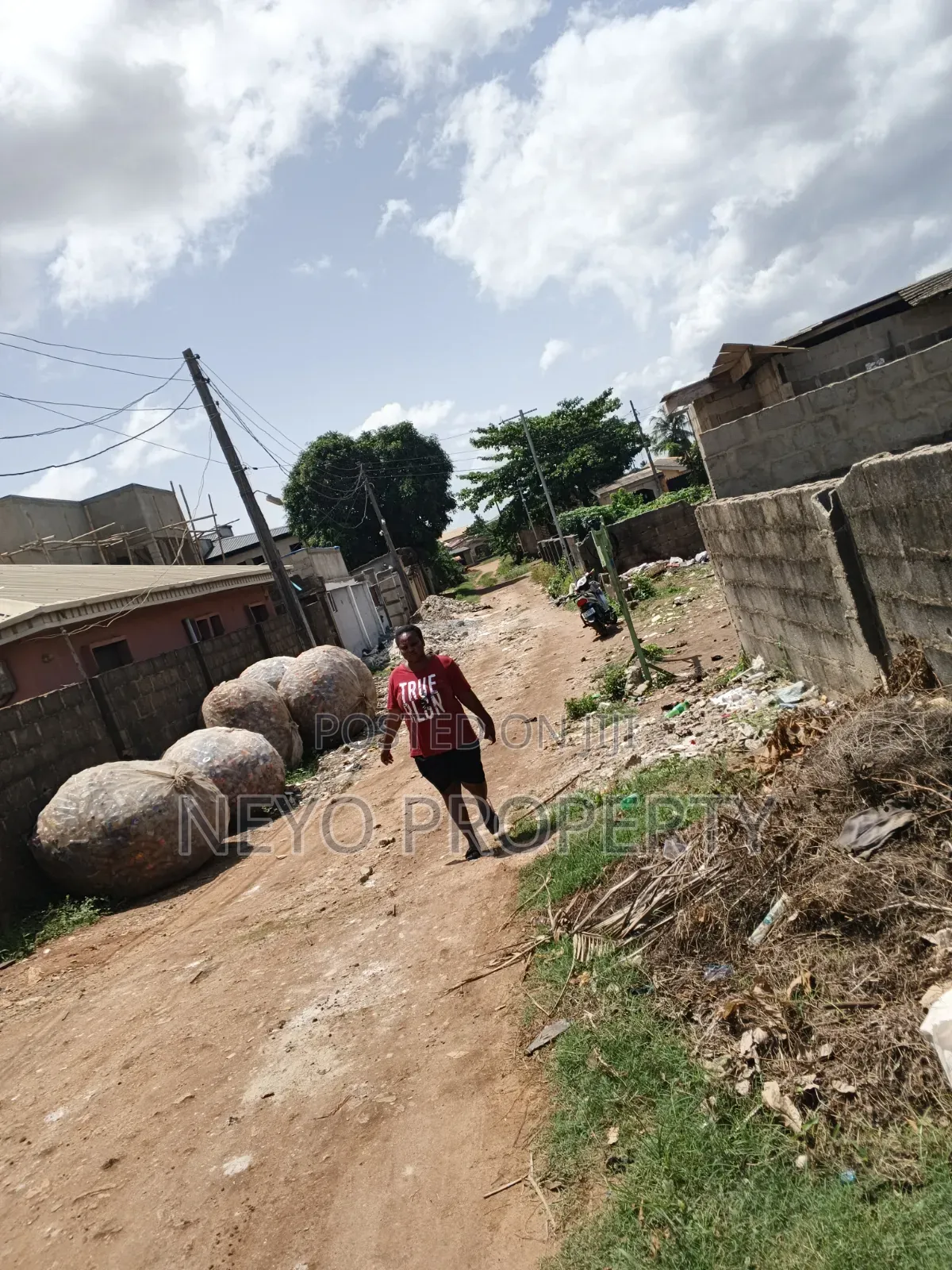 Family Deed Bola Oga Oloye in Igbogbo