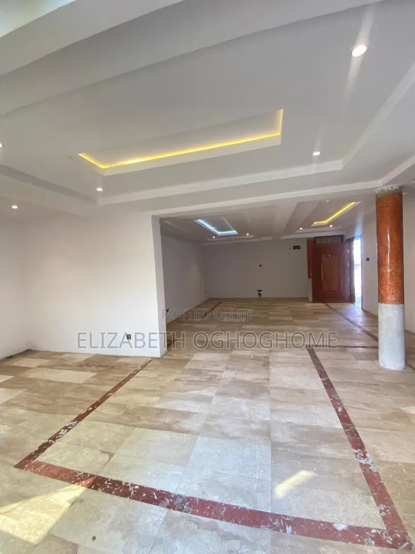 2bdrm Apartment in Saka Tinubu for rent in Saka Tinubu
