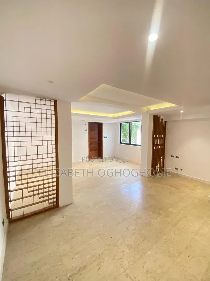 2bdrm Apartment in Saka Tinubu for rent in Saka Tinubu