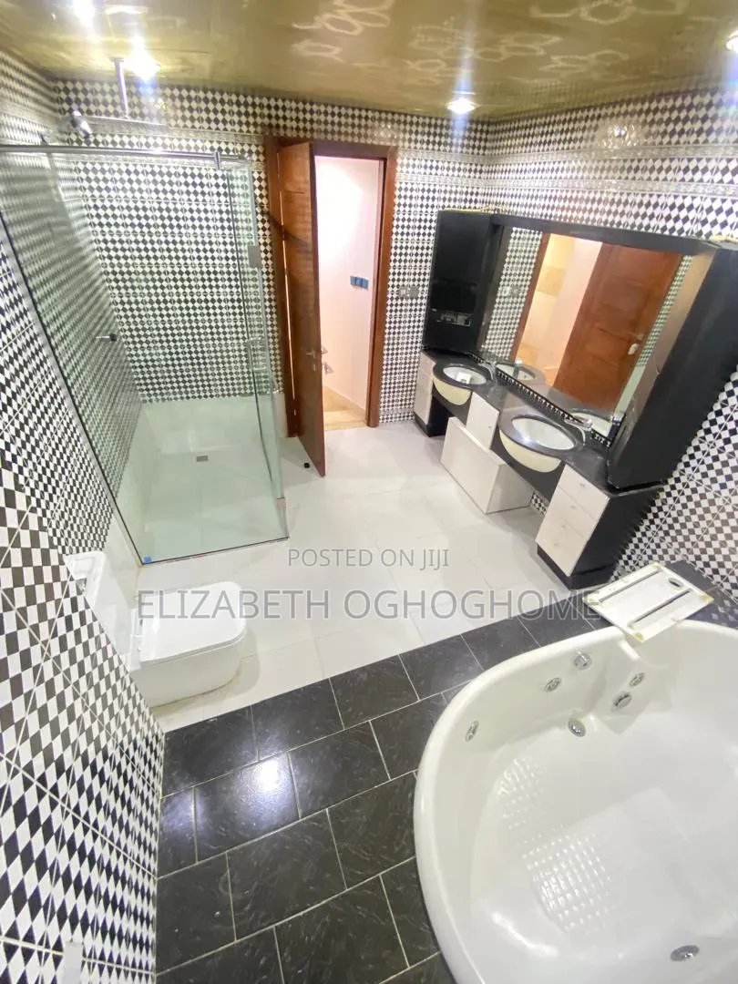 2bdrm Apartment in Saka Tinubu for rent in Saka Tinubu